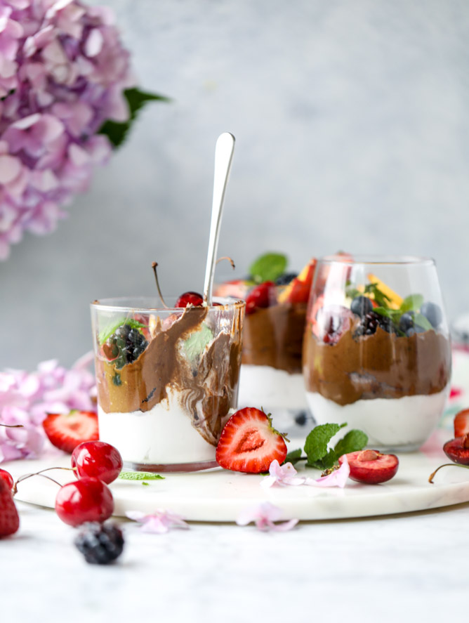 avocado chocolate mousse with summer fruit I howsweeteats.com