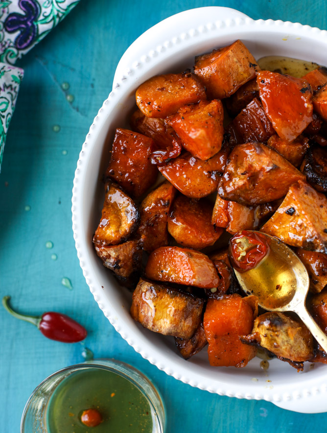 hot honey caramel sweet potatoes I howsweeteats.com #thanksgiving #sweetpotatoes #recipes