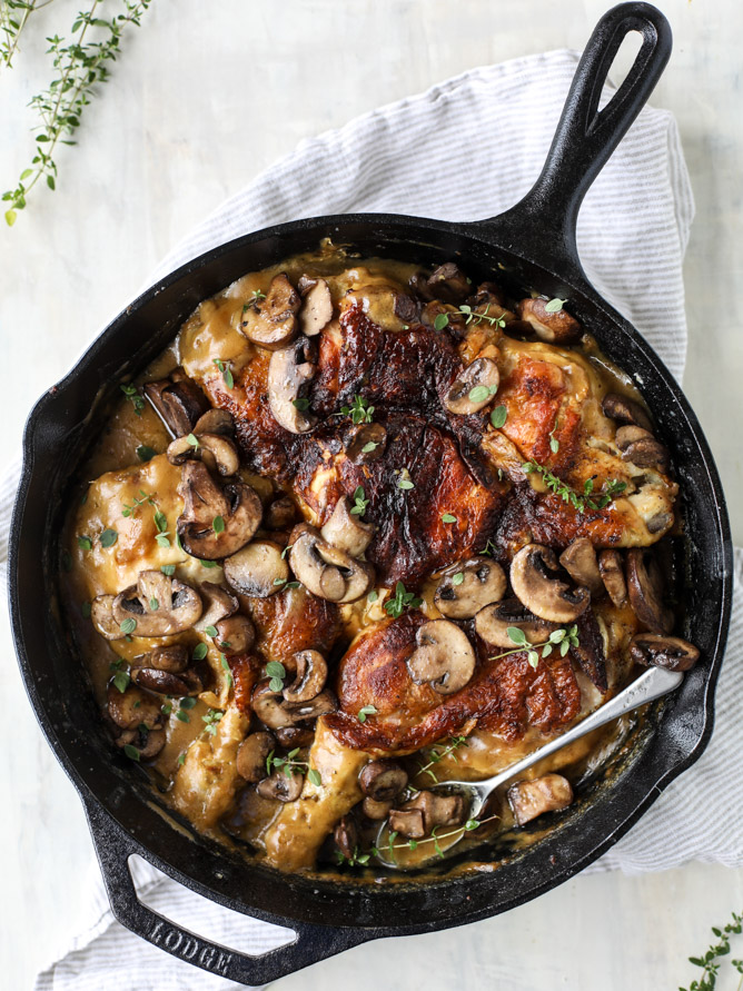 smothered skillet chicken with thyme butter mushrooms I howsweeteats.com