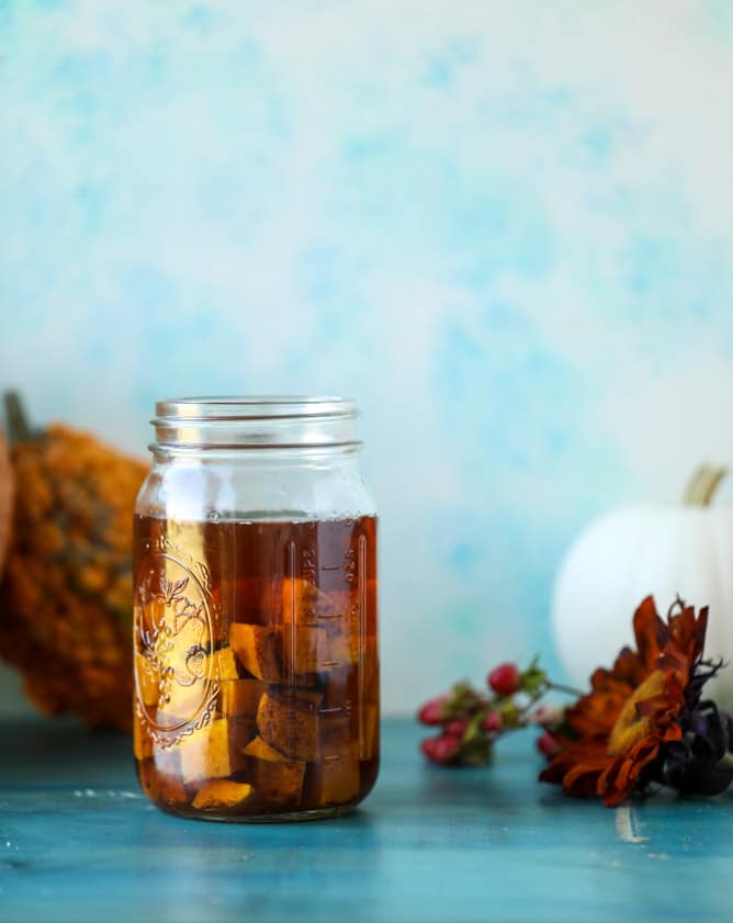 butternut squash infused bourbon I howsweeteats.com #thanksgiving #cocktails