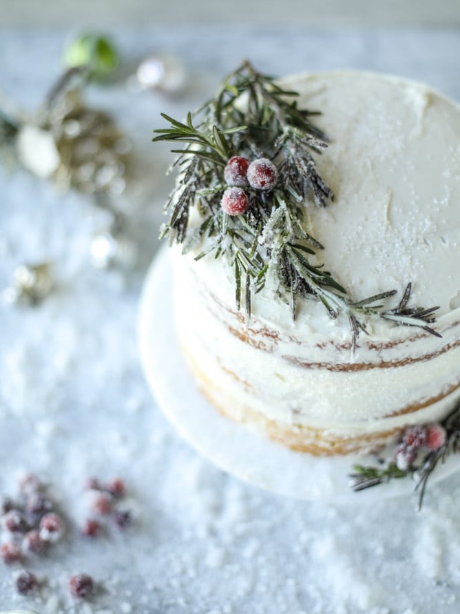 white christmas sparkle cake I howsweeteats.com #christmas #cake #vanilla #almond