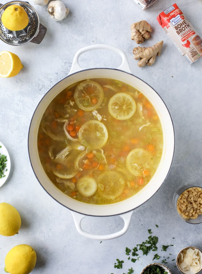 easy lemon chicken soup I howsweeteats.com #soup #chicken #chickennoodlesoup #lemon #recipes #healthy