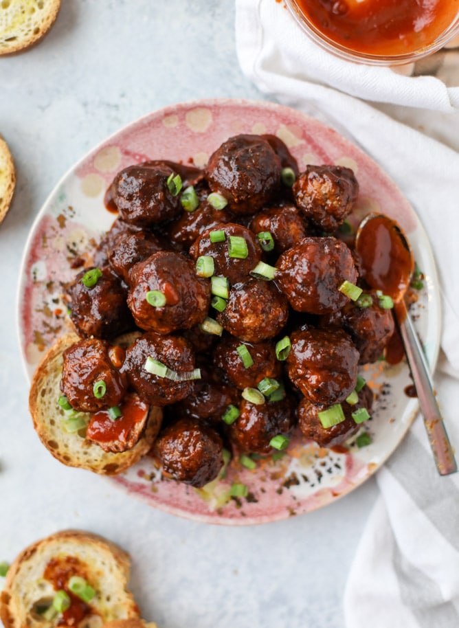 slow cooker chipotle maple meatballs I howsweeteats.com #slowcooker #meatballs #turkey #maple #chipotle 