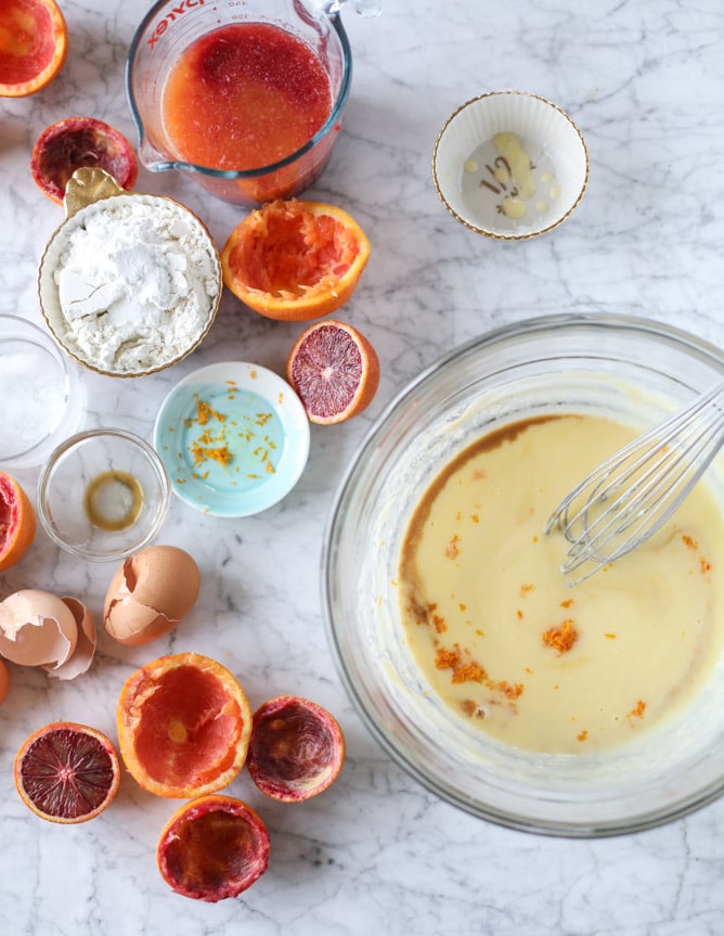 blood orange yogurt cake I howsweeteats.com #bloodorange #greekyogurt #yogurt #loafcake #cake #citrus