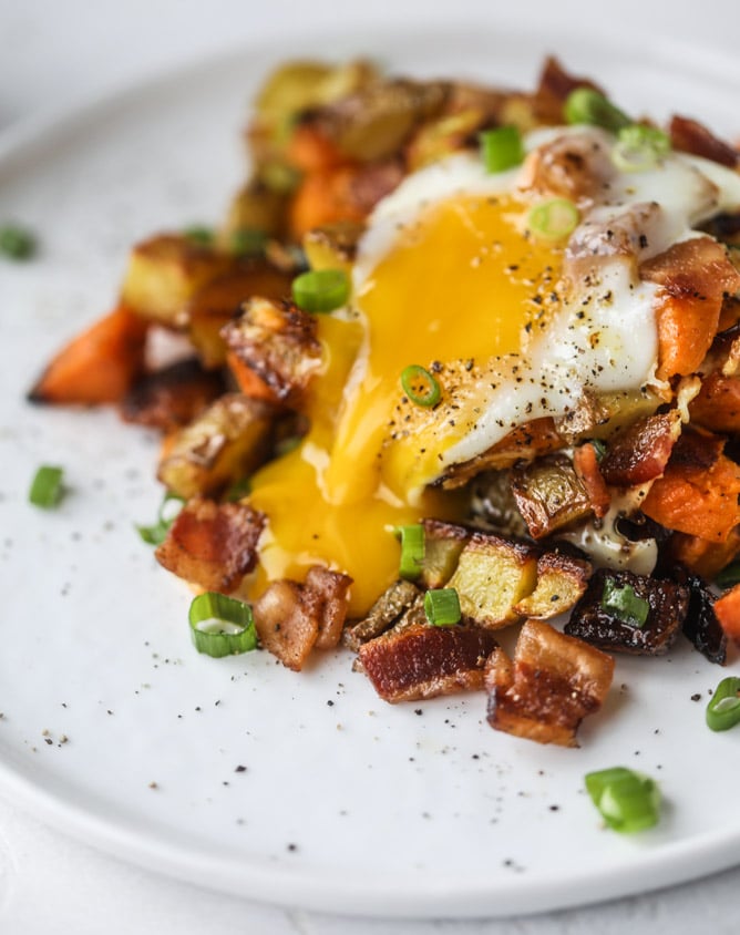sheet pan breakfast I howsweteats.com #breakfast #sheetpan #sweetpotato #eggs #bacon