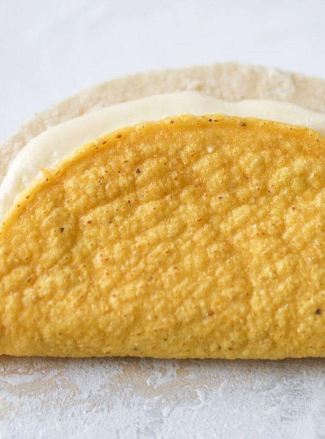 queso fundido tacos I howsweeteats.com #tacos #chorizo #queso #quesofundido