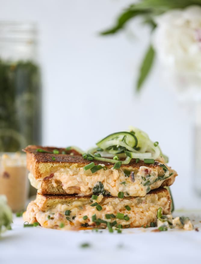pimento cheese grilled cheese I howsweeteats.com #pimentocheese #grilledcheese #pickles #kentuckyderby