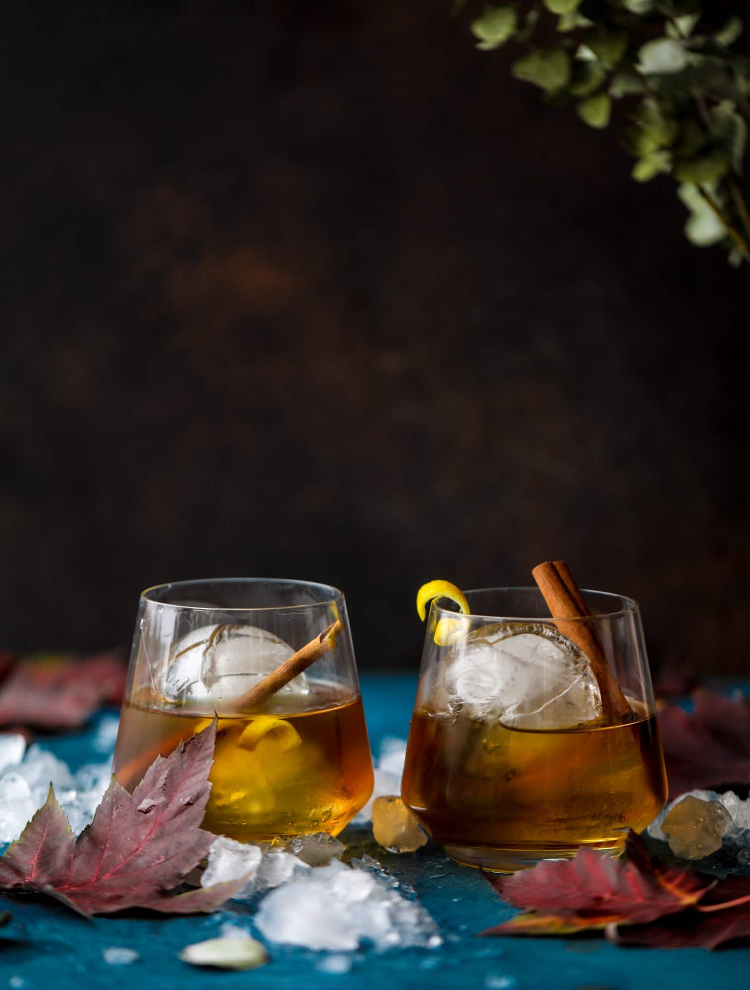 This smoked maple old fashioned cocktail is the perfect smoky drink for fall and winter. It's warming and filled with amazing flavor, using smoked maple bourbon and pure maple syrup. Delicious! I #maple #oldfashioned