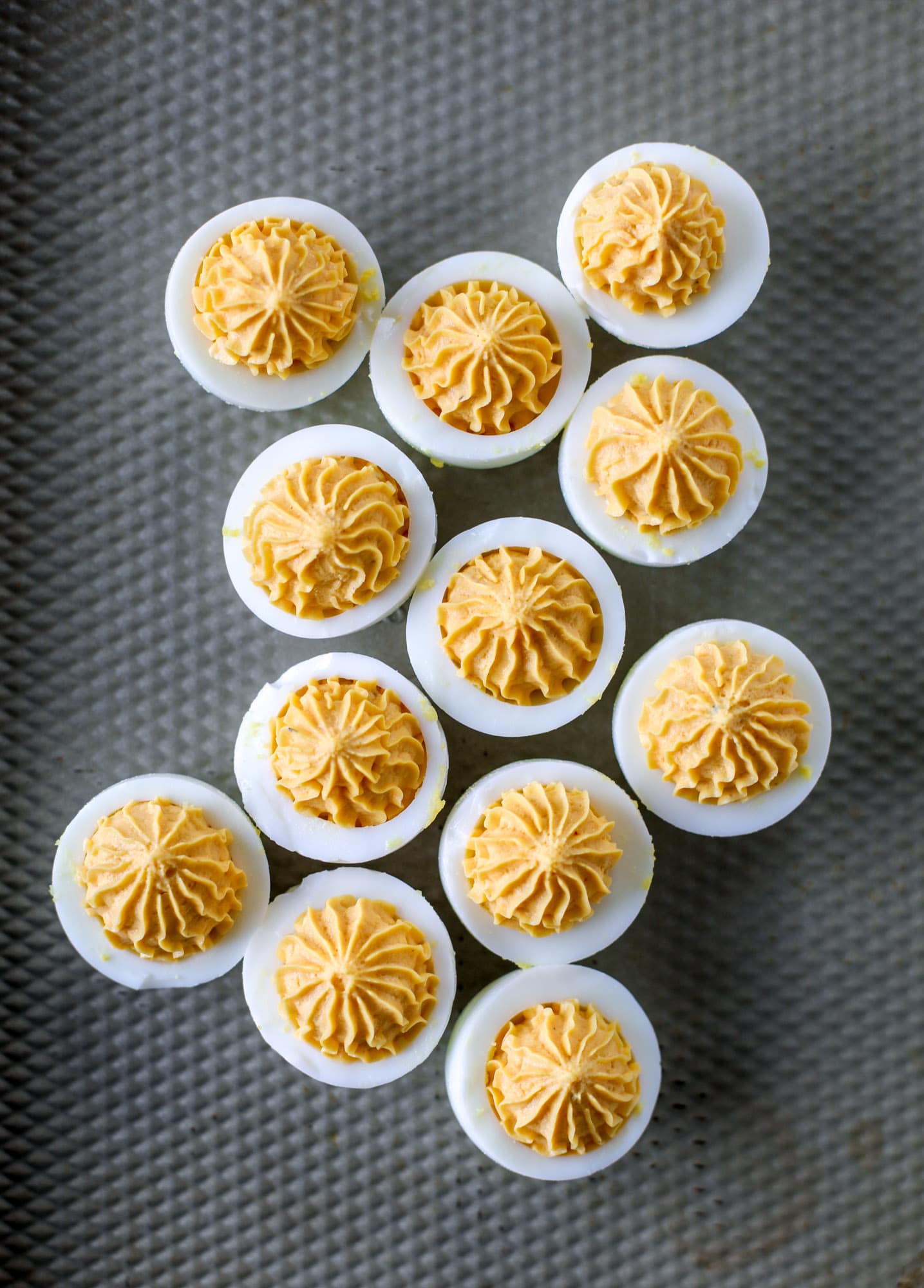 piping deviled eggs
