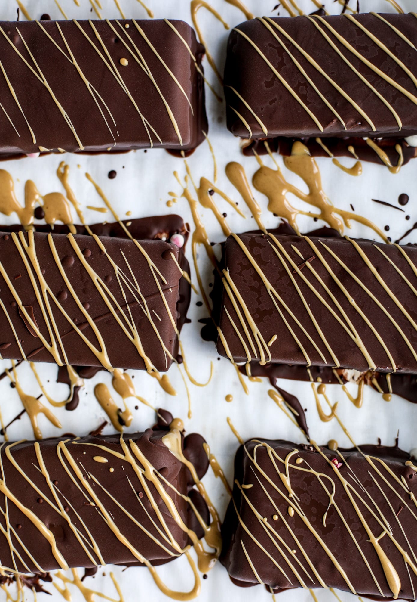 peanut butter drizzle chocolate bars