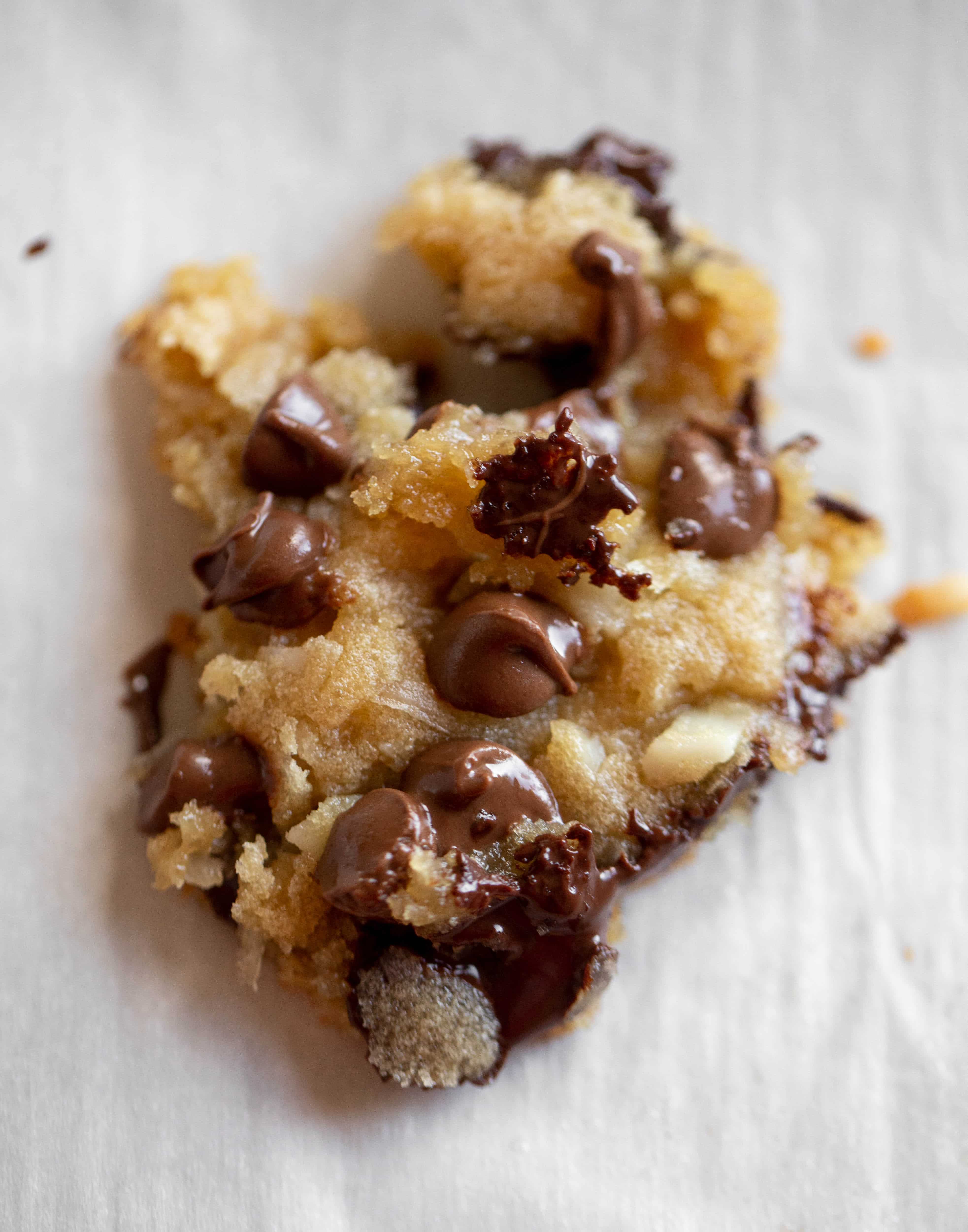 Royal cookies are filled with chocolate chips, shredded coconut and macadamia nuts. These are the perfect copycat to the Nordstrom royal cookie! 