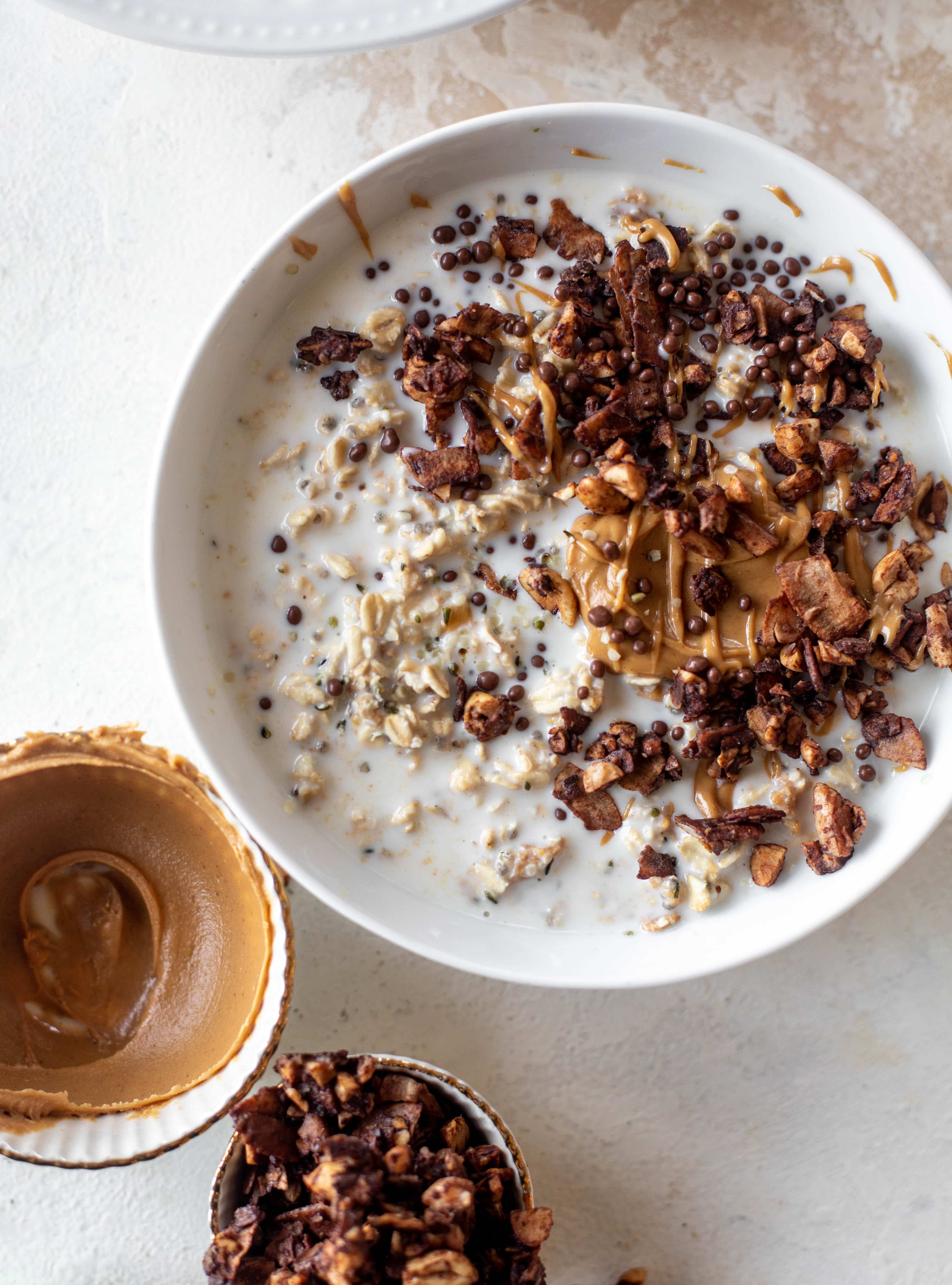 These peanut butter overnight oats are my favorite breakfast! Top with 5 minute grain free chocolate granola and it's the best combo ever.