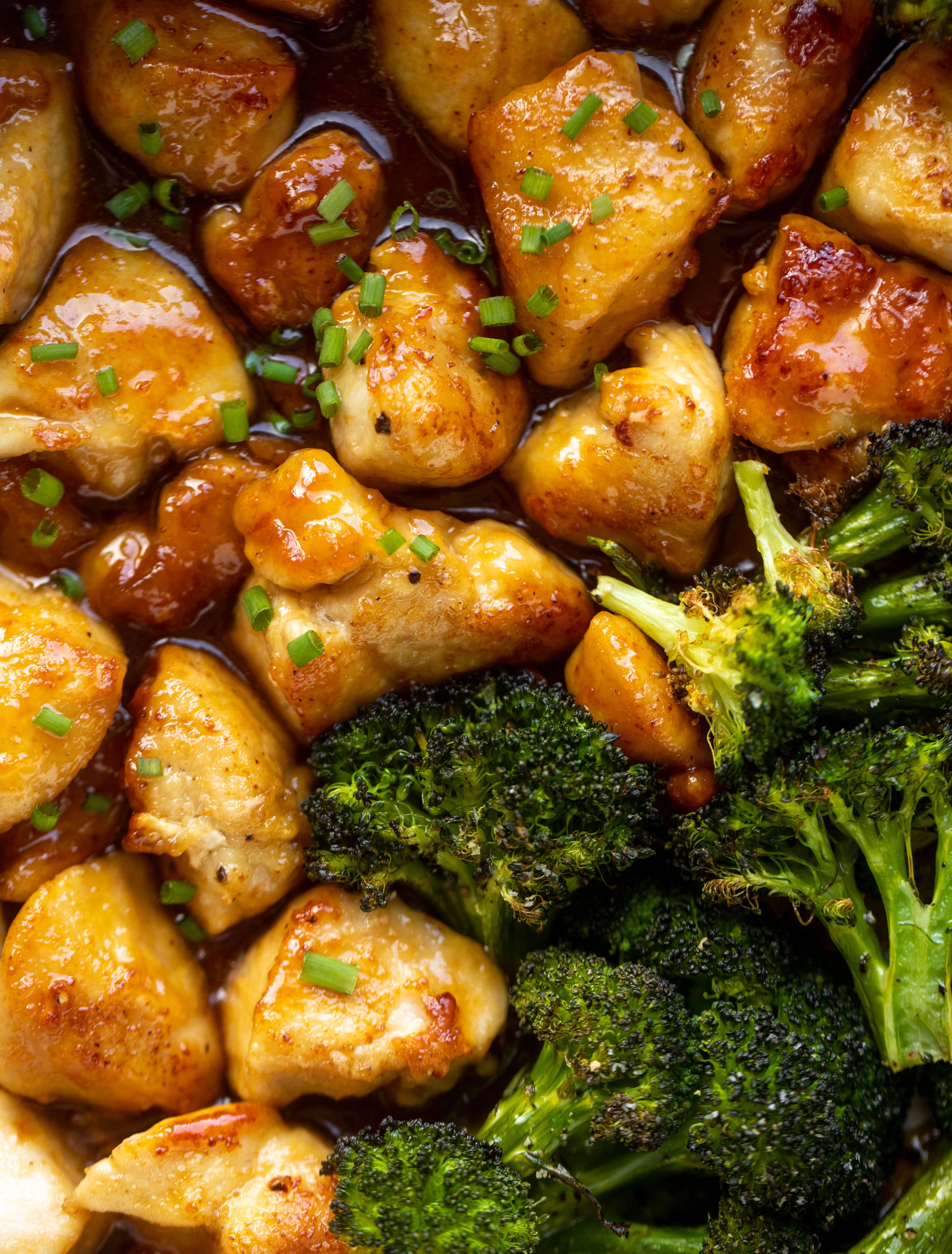 This sticky apricot chicken is so juicy and delicious! The chicken is seared and glazed with a jammy apricot sauce. Serve with broccoli and rice!