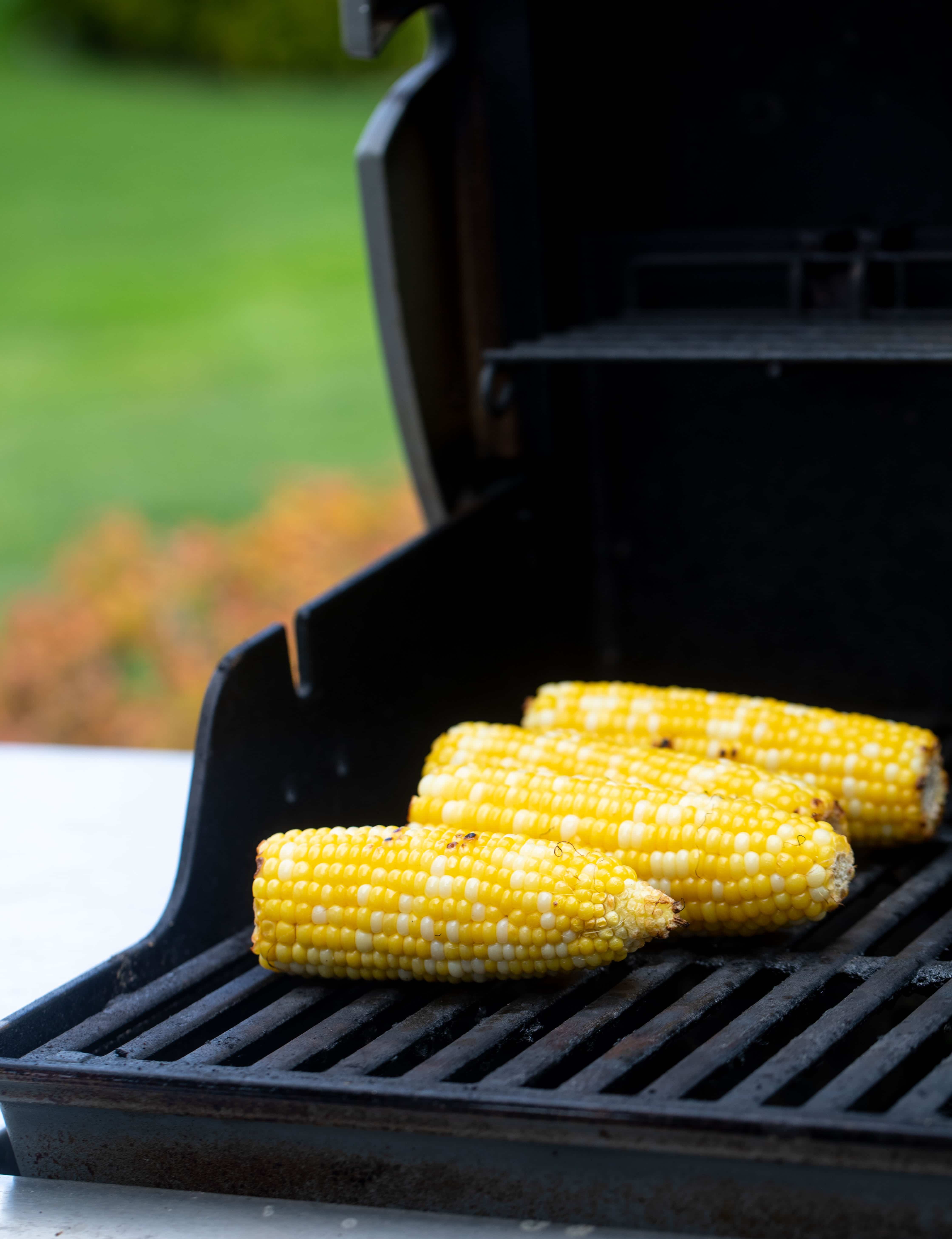 corn on the cob on the grill 