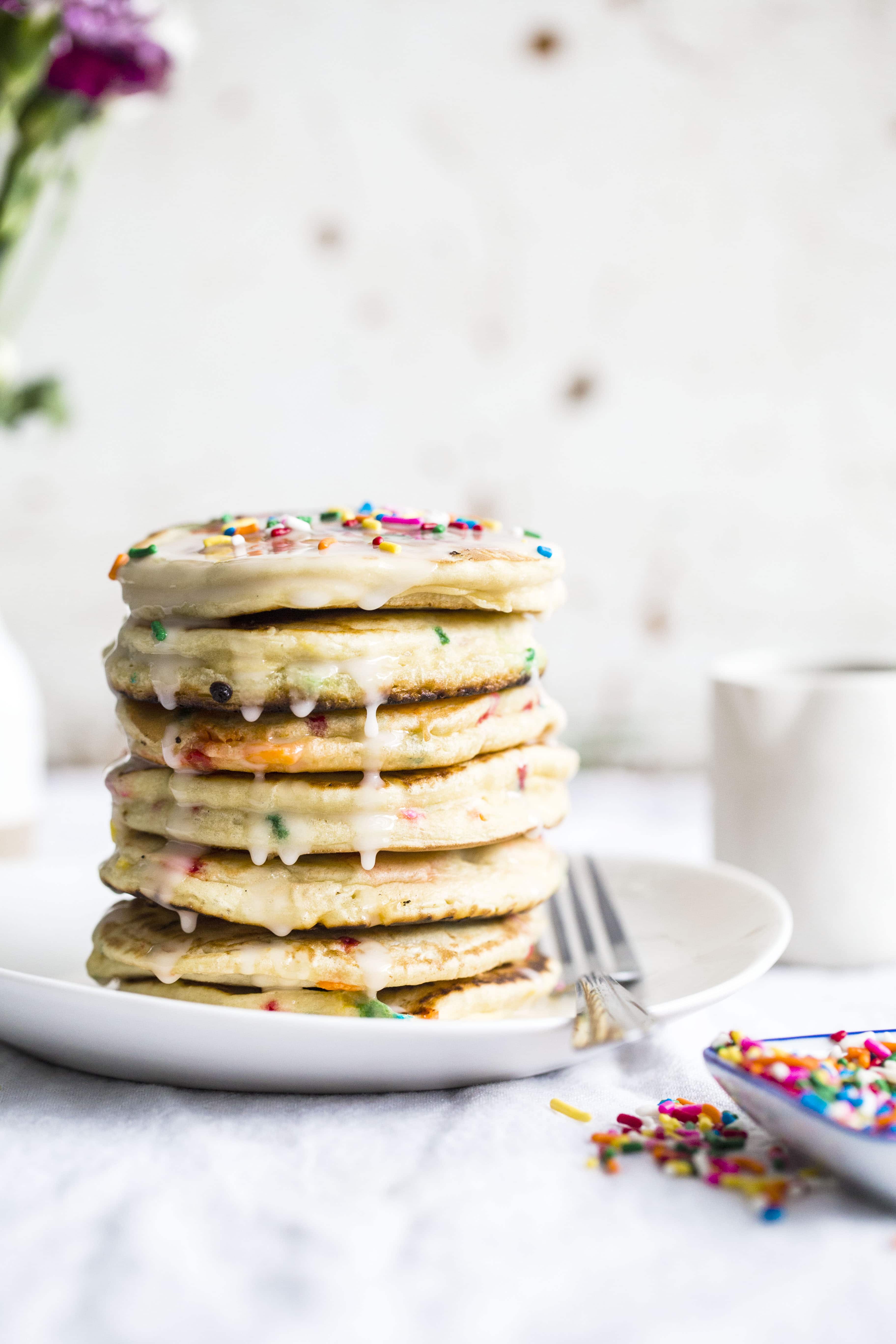 cake batter pancakes I howsweeteats.com #cakebatter #pancakes #breakfast #sprinkles #funfetti