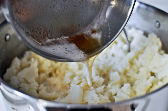 Brown Butter Mashed Potatoes I howsweeteats.com