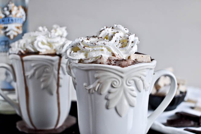 Grown Up Hot Chocolate with Homemade Bailey's Marshmallows I howsweeteats.com