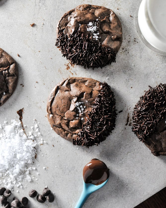 Dark Chocolate Salted Truffle Cookies & 100 of the best cookie recipes for Christmas | PasstheSushi.com