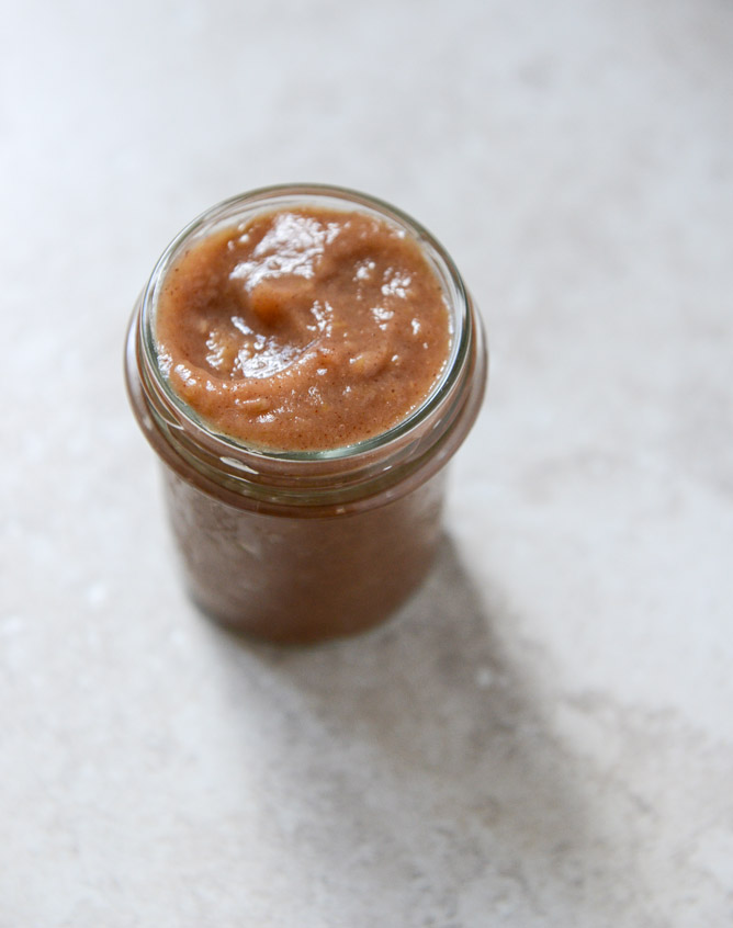 How To Make Easy Stovetop Apple Butter (and apple butter milkshakes!) I howsweeteats.com