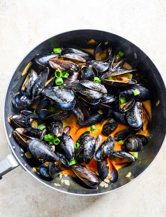 coconut curry mussels I howsweeteats.com