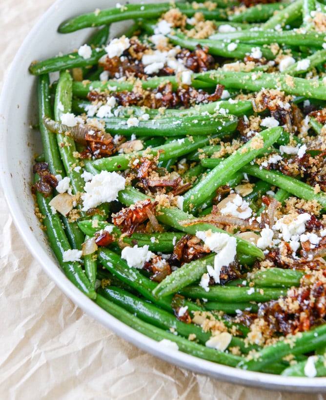 loaded skillet toasted green beans I howsweeteats.com