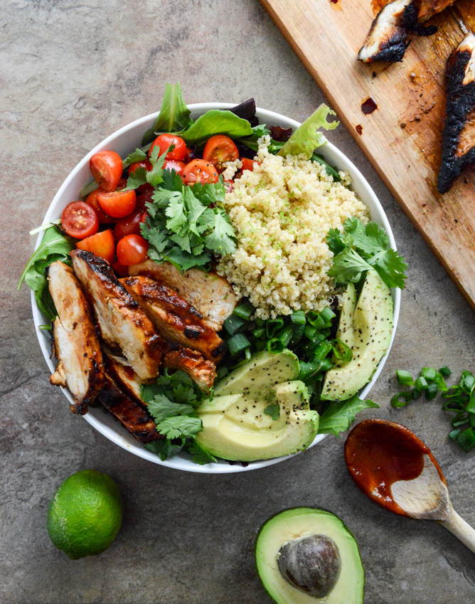 honey chipotle chicken bowls + 112 different lightened up meal ideas for the new year I howsweeteats.com