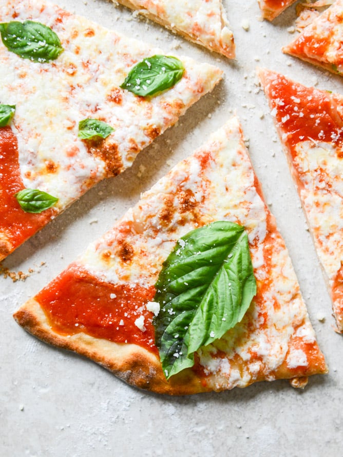 thin crust pizza I howsweeteats.com