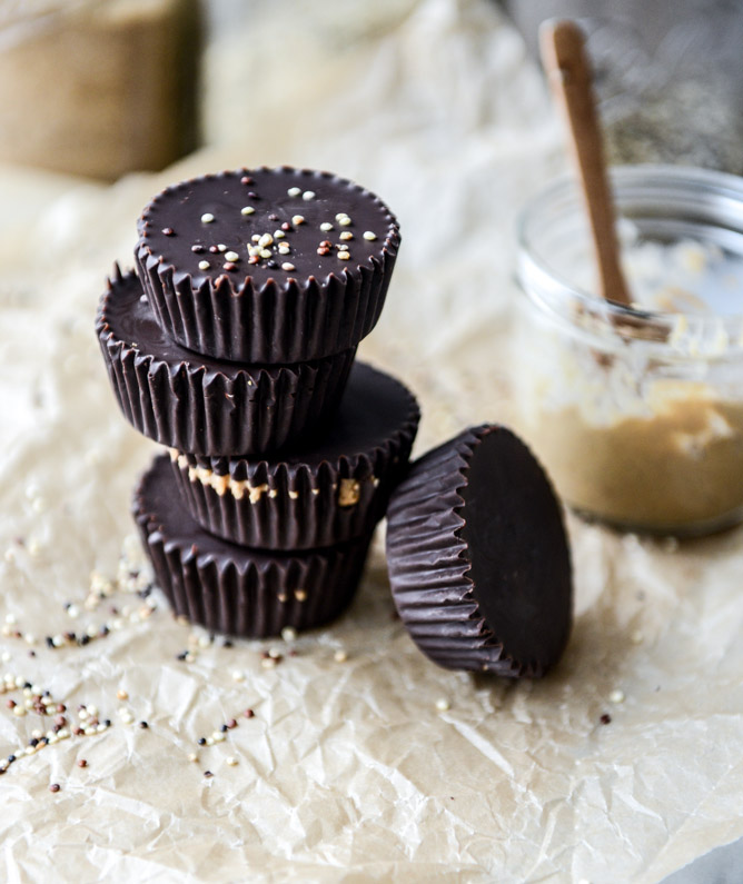 toasted quinoa cashew butter cups I howsweeteats.com