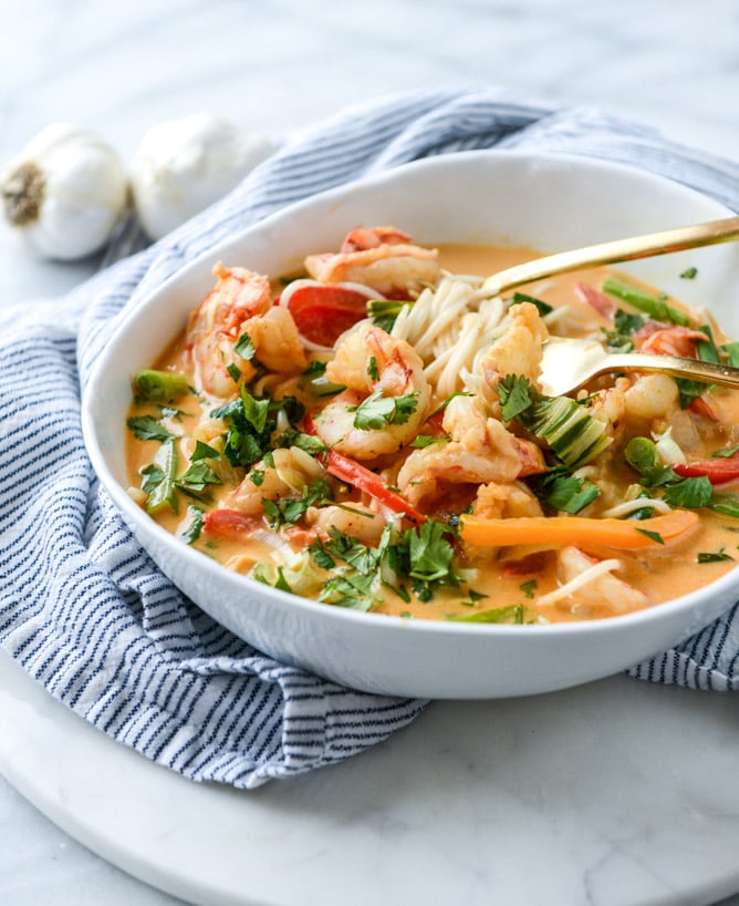 thai coconut curry shrimp noodle bowls I howsweeteats.com