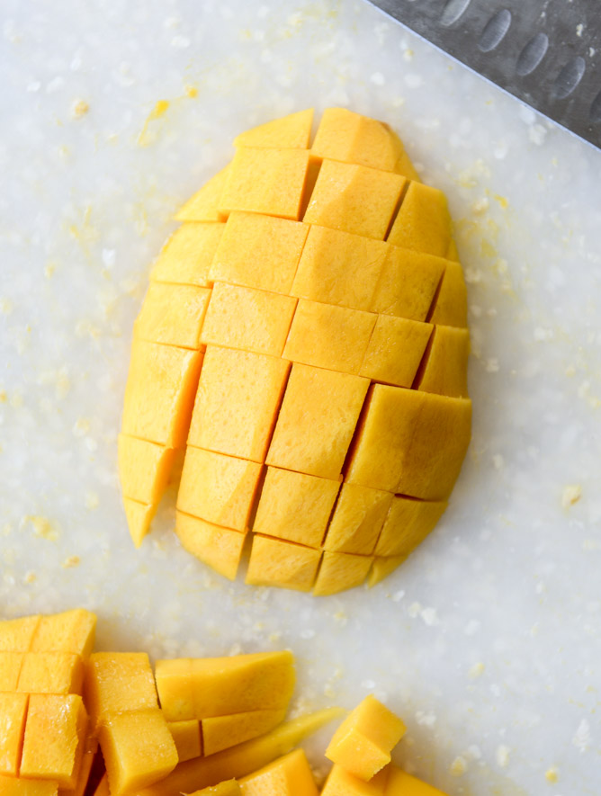 fresh mango margarita frosty I howsweeteats.com
