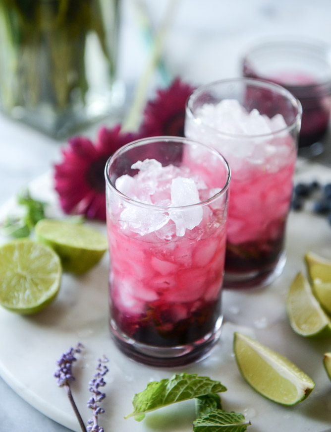 blueberry mojitos with lavender syrup I howsweeteats.com
