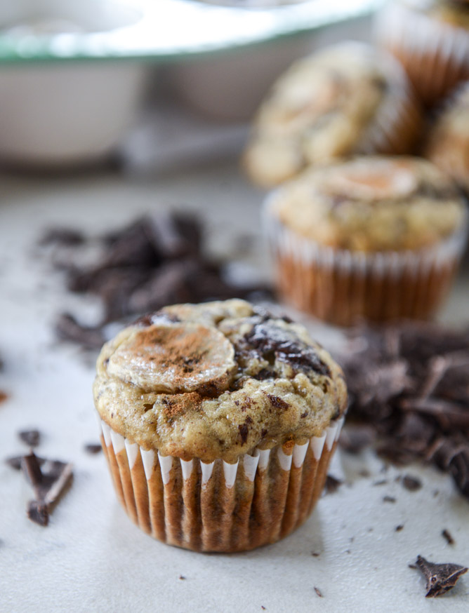 banana muffins with olive oil and dark chocolate I howsweeteats.com