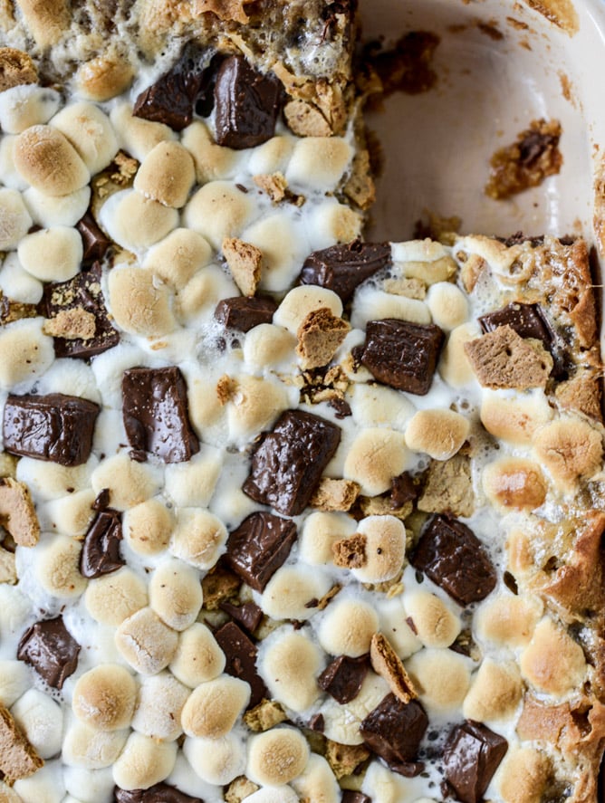 chocolate chip s'mores barsI howsweeteats.com