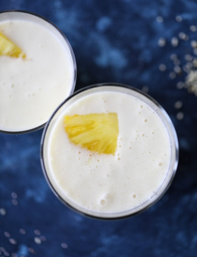 pineapple ginger smoothie I howsweeteats.com 