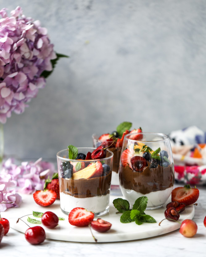 avocado chocolate mousse with summer fruit I howsweeteats.com