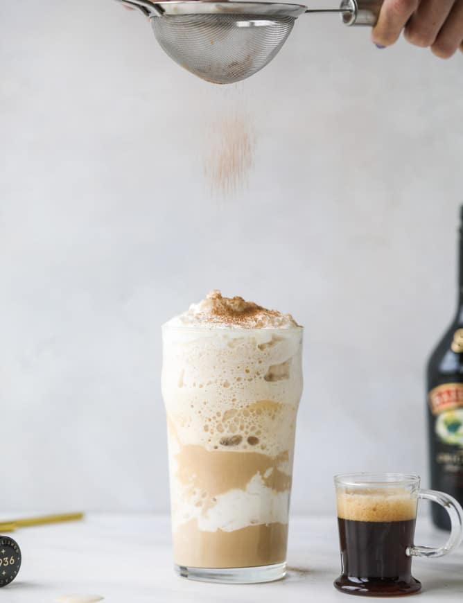 frozen irish cream cappuccinos I howsweeteats.com #coffee #frappuccino #cappuccino #frozen #irishcream #baileys