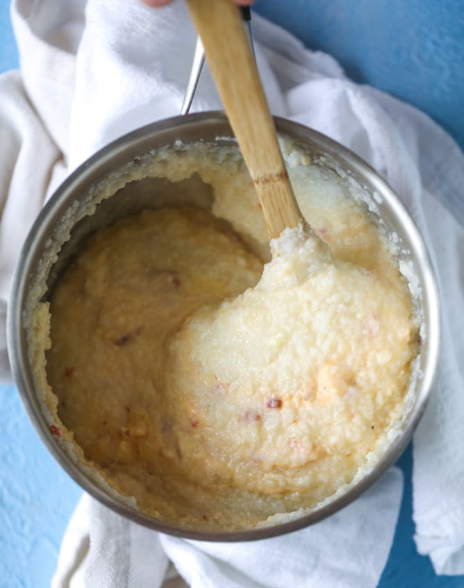 pimento cheese brunch grits I howsweeteats.com #pimentocheese #brunch #breakfast #grits #bacon #kentuckyderby