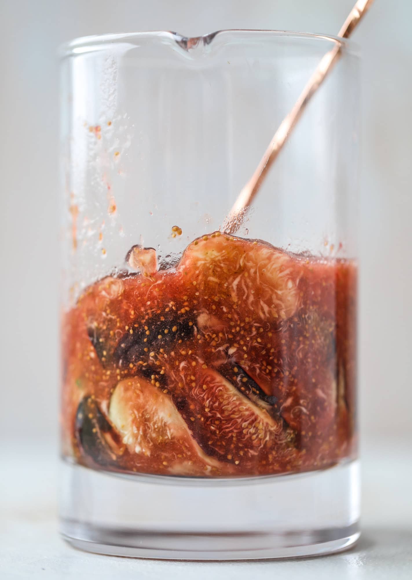 This new fig cocktail is so delicious and perfect for your fresh juicy figs! Muddle the fresh figs with brown sugar and a touch of lemon, then add them to a glass with crushed ice and pour some bubbly on top. I love Prosecco, but you can use a sweeter bubbly too! I howsweeteats.com #fig #cocktail #brown #sugar #prosecco