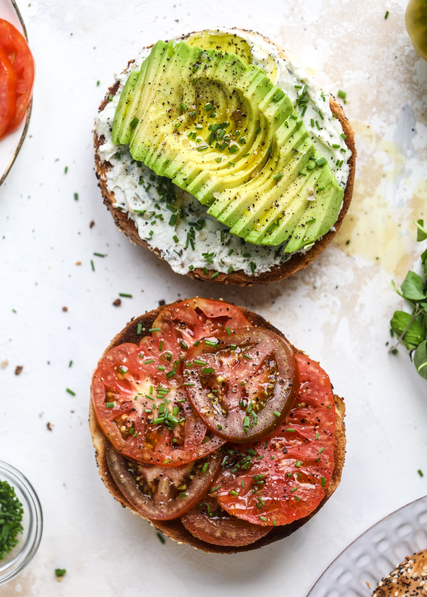tomato avocado bagelwiches