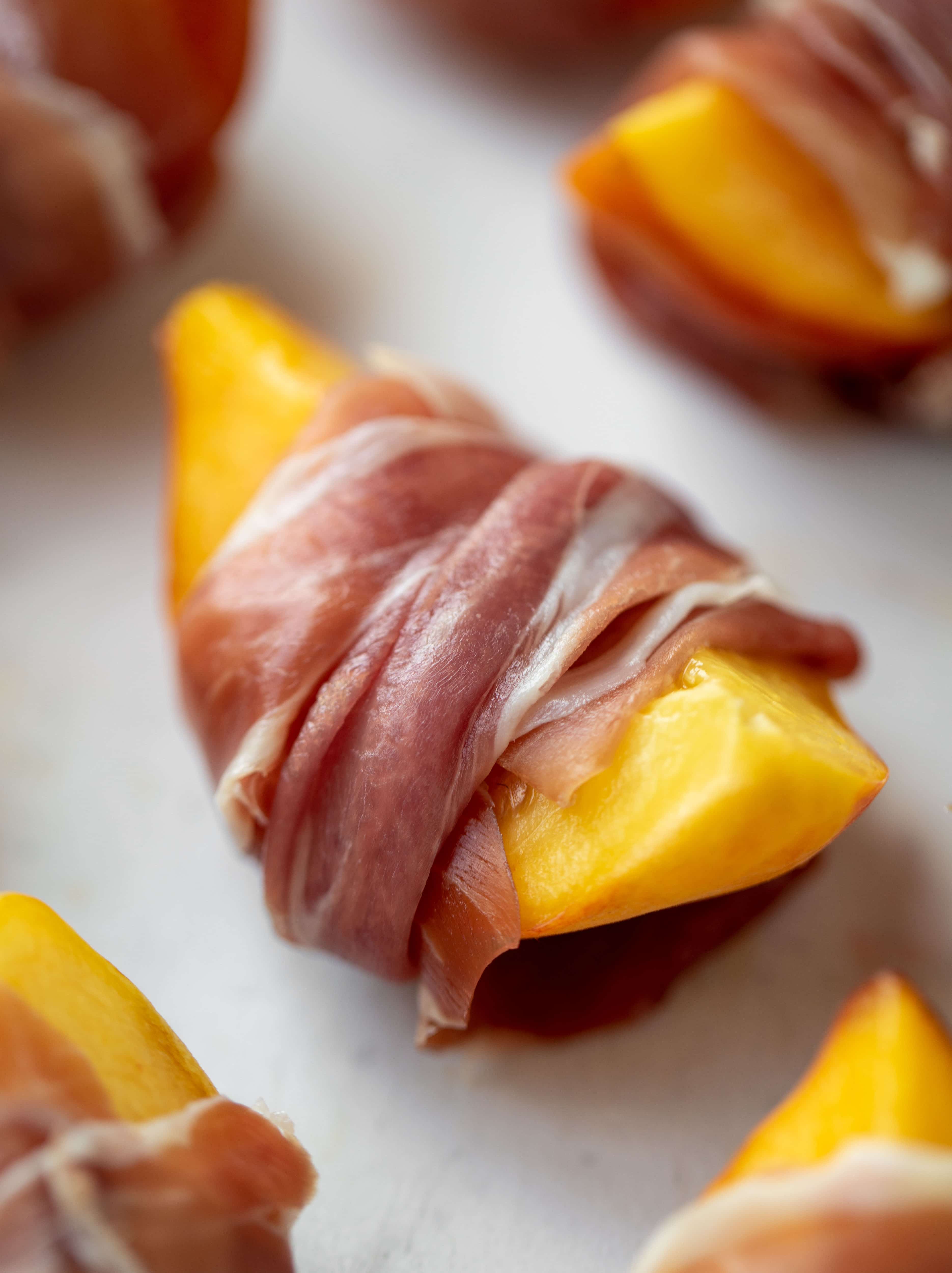 prosciutto wrapped peaches