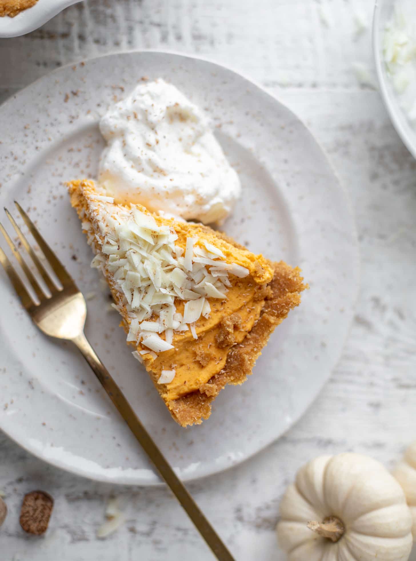 pumpkin mousse pie with white chocolate