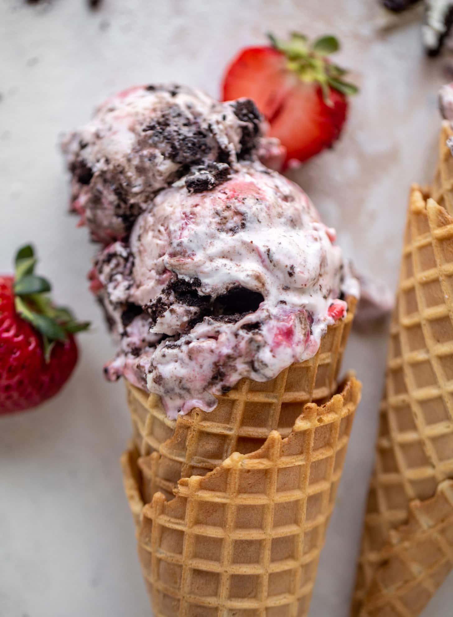 no churn strawberry oreo ice cream