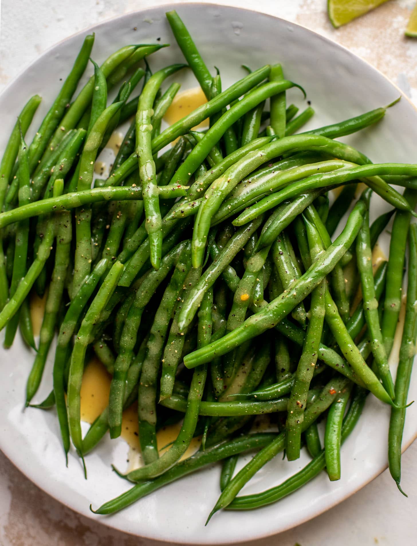 blanched green beans with peanut vinaigrette