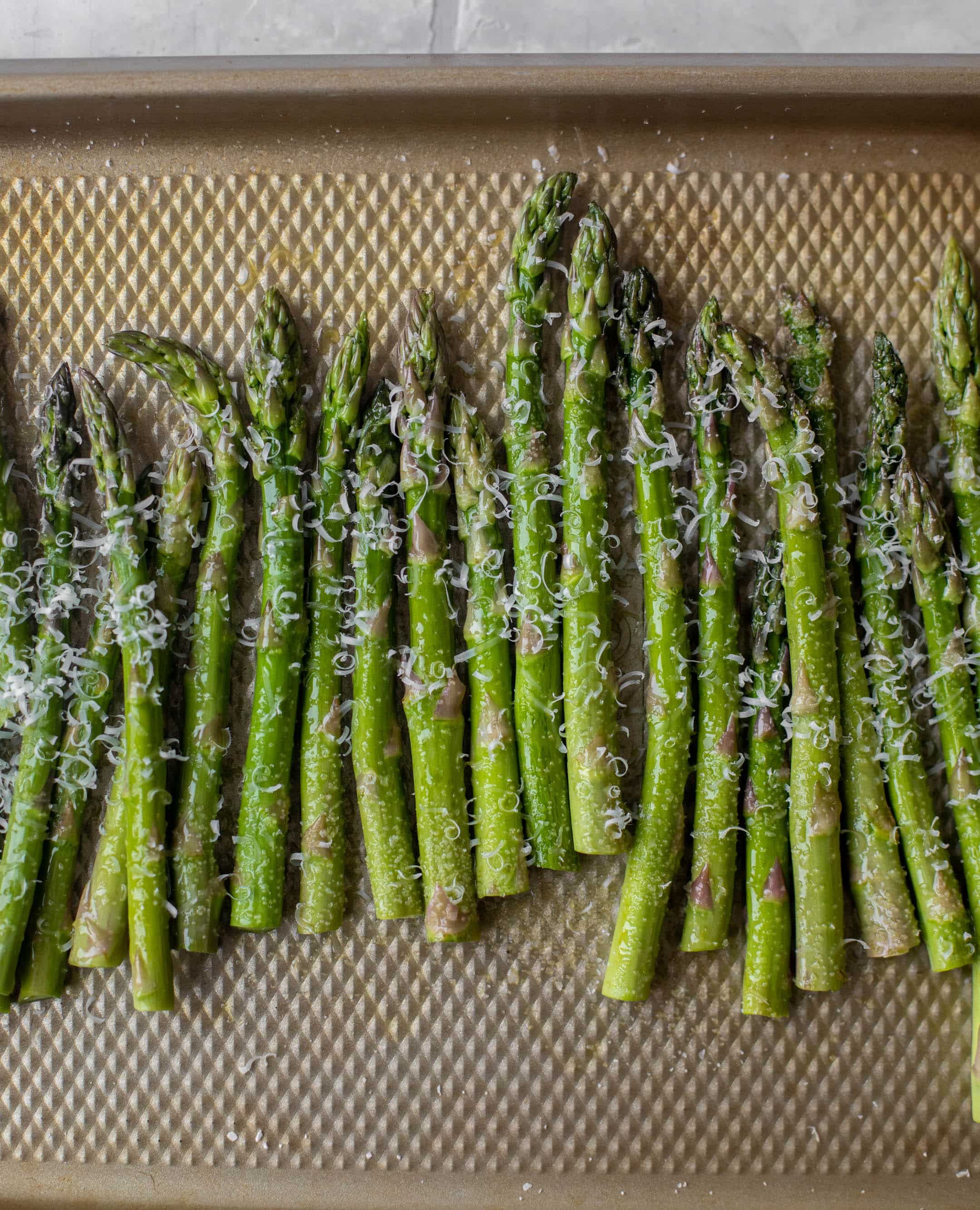 asparagus ready to roast