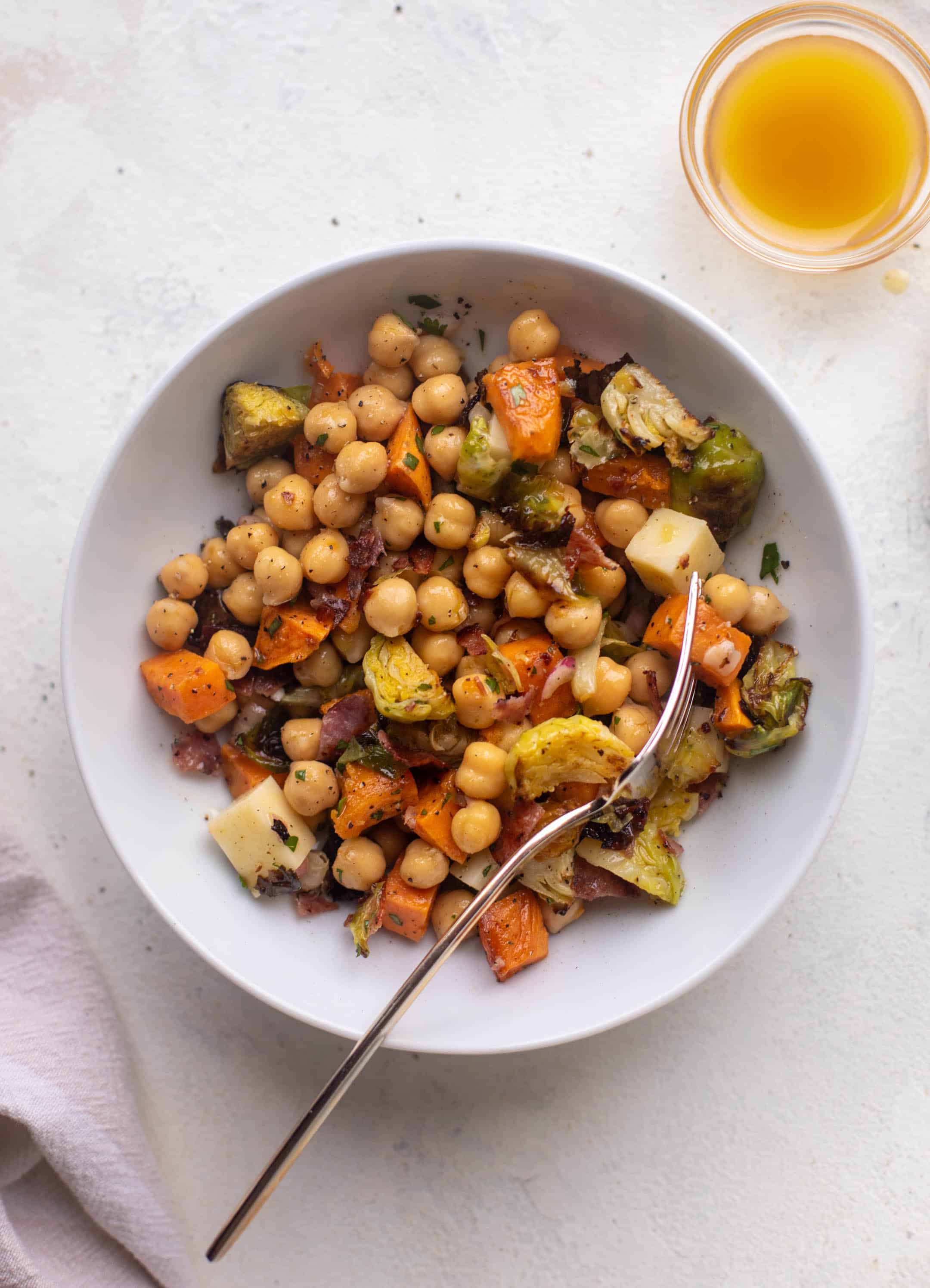 lunchtime winter chickpea salad