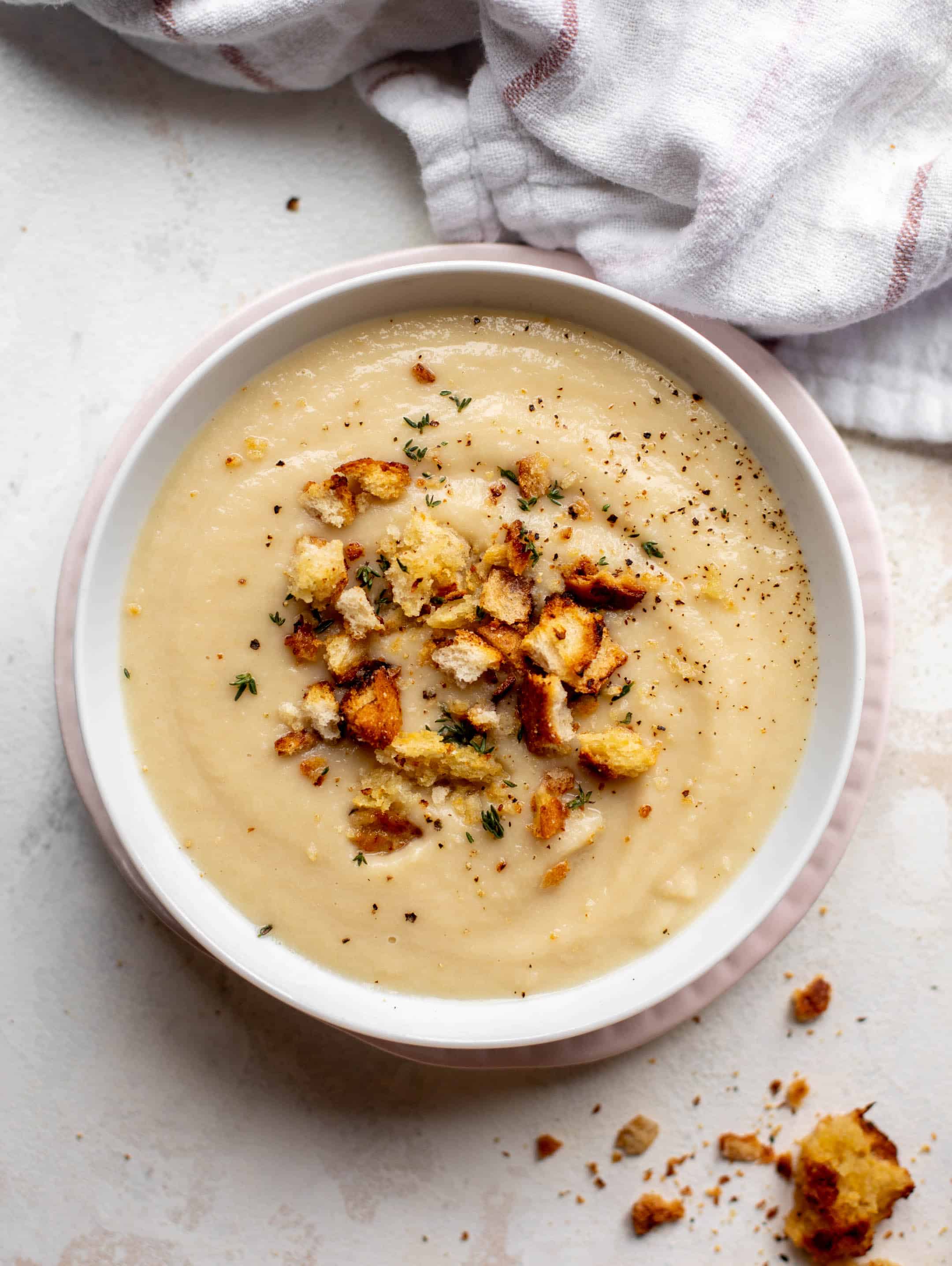 cauliflower white bean soup with mustardy croutons