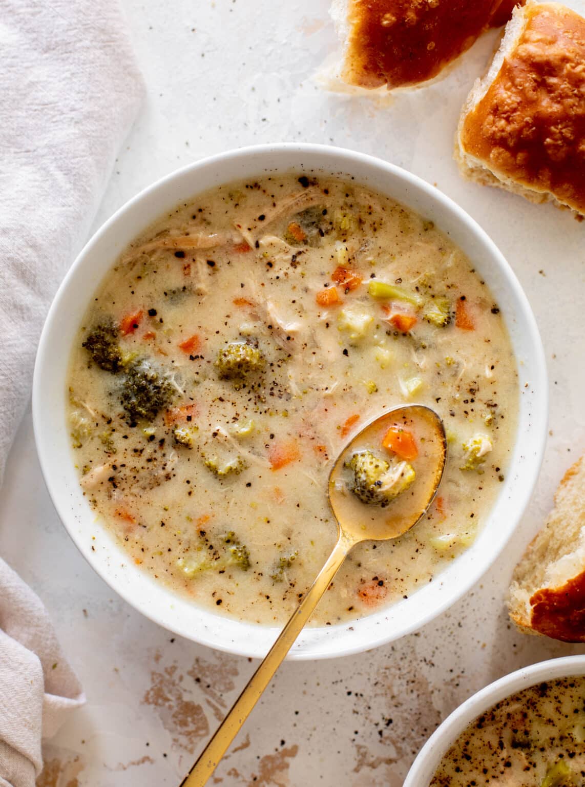 Chicken and Broccoli Soup - Creamy Chicken and Broccoli Soup
