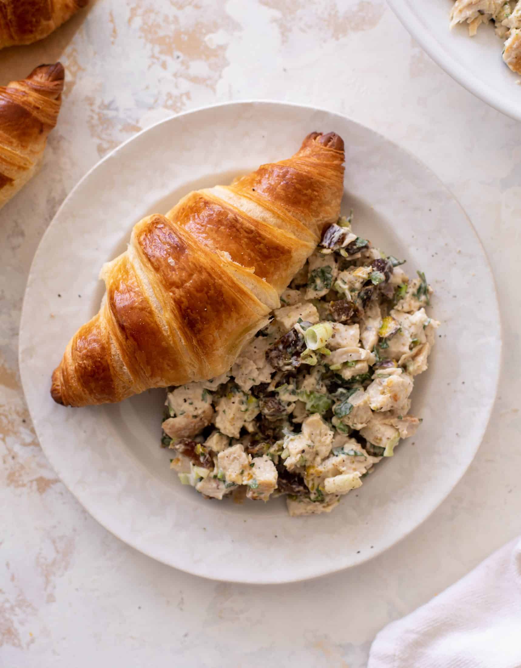 Salade de poulet aux dattes et pistaches