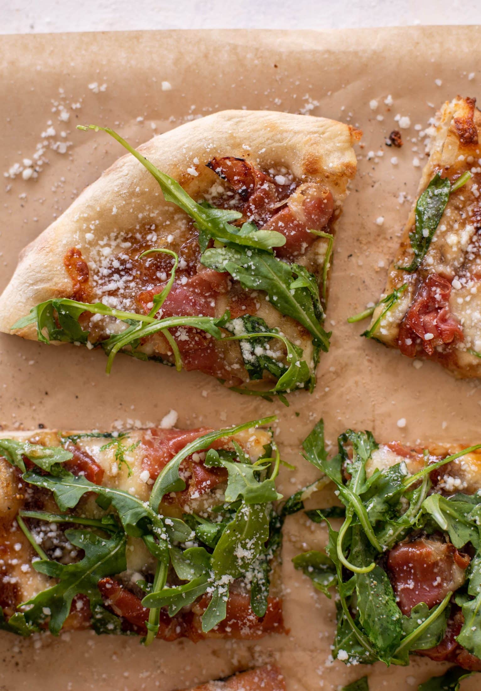 fig jam prosciutto pizza