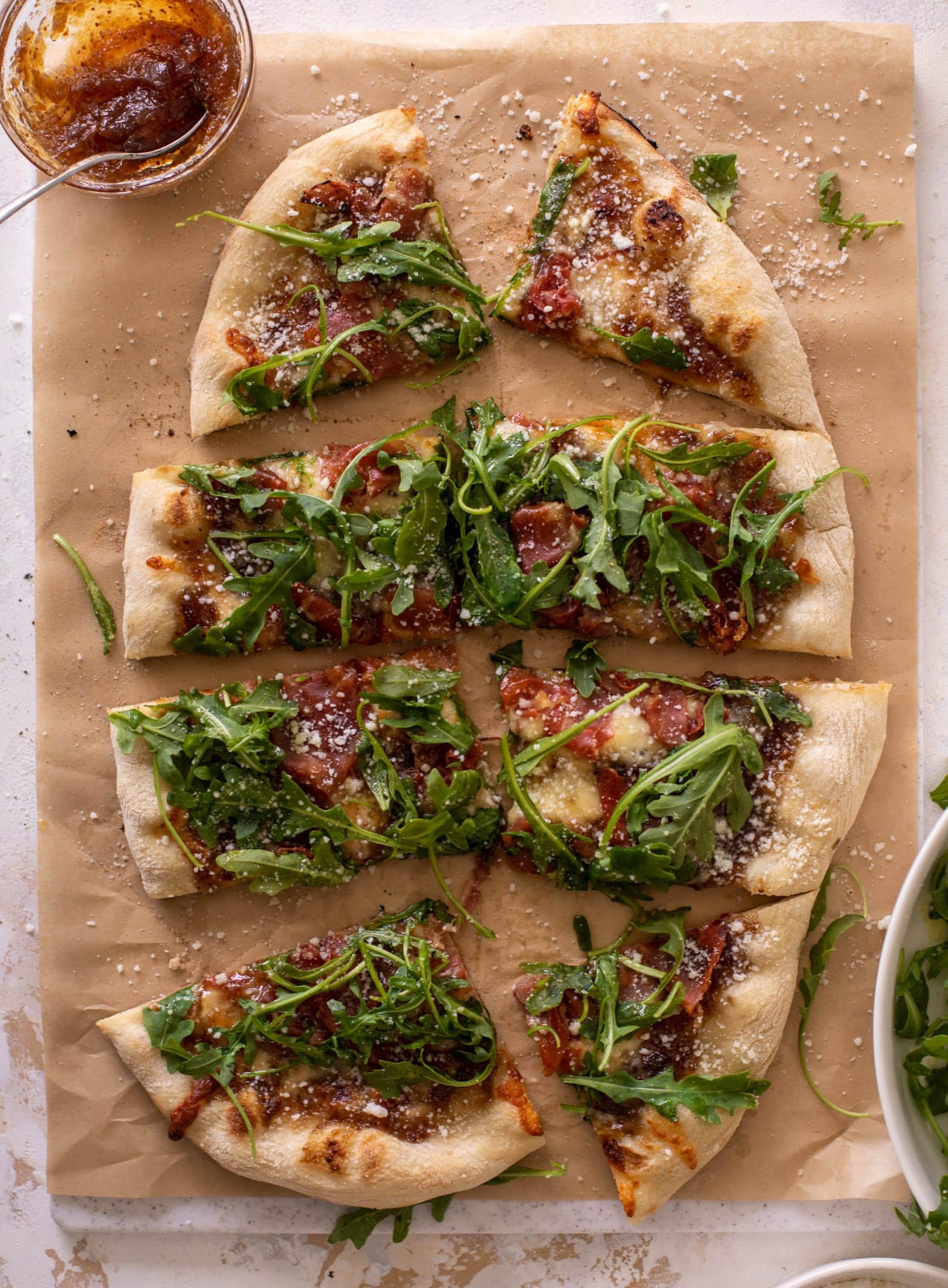 fig jam prosciutto pizza